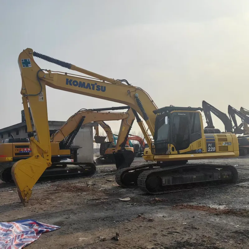 二手小松220-8挖掘机
