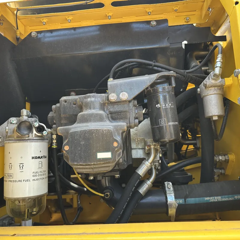 二手小松240-8挖掘机