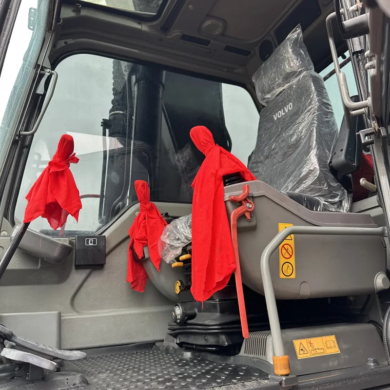 二手沃尔沃240挖掘机