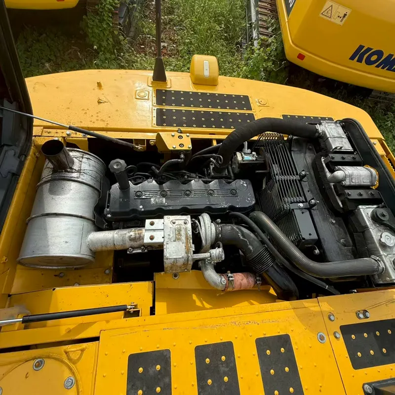 二手小松240-8挖掘机