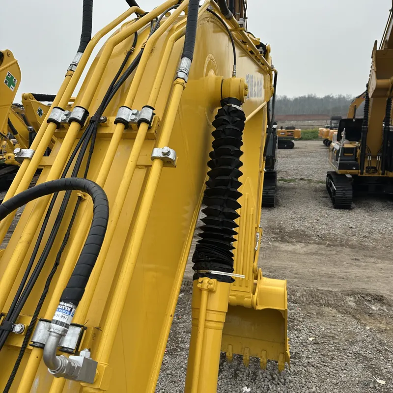 二手小松200-8挖掘机