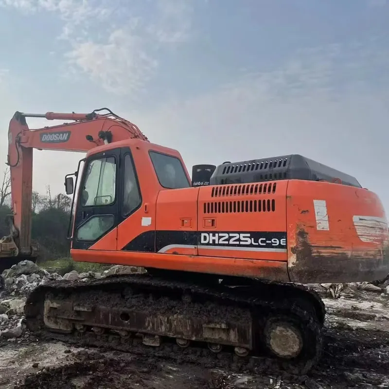 Used 斗山DH225LC-9E excavator