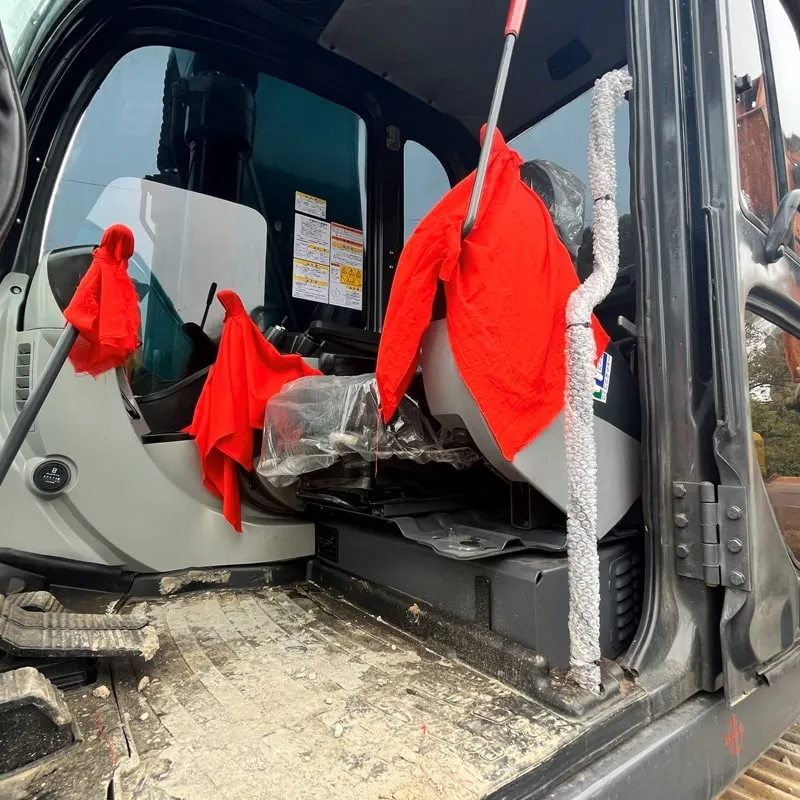 二手神钢SK200D挖掘机