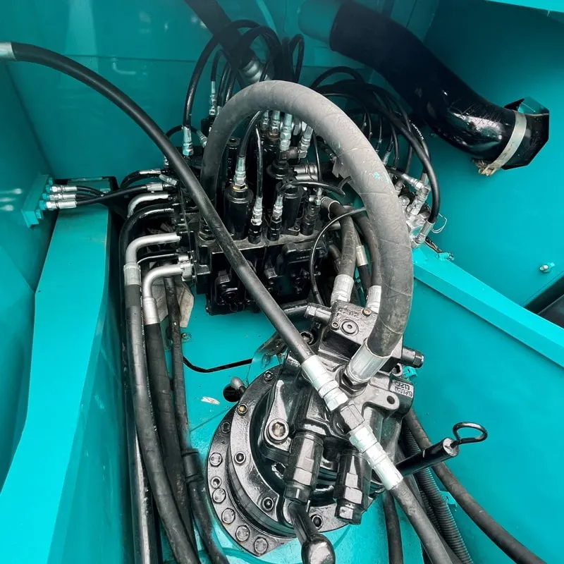 二手神钢SK200D挖掘机