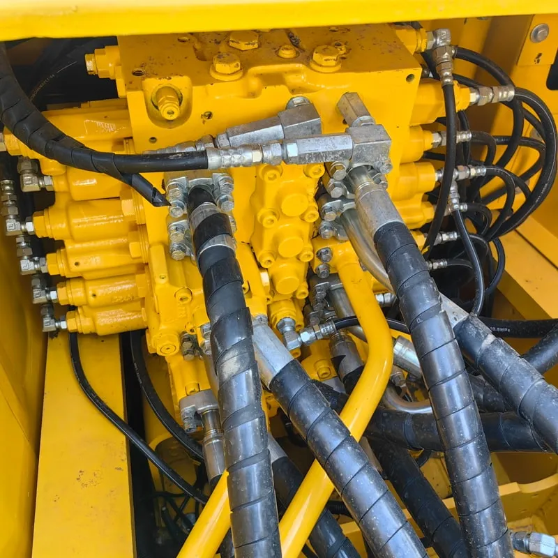 二手小松220-8N1挖掘机