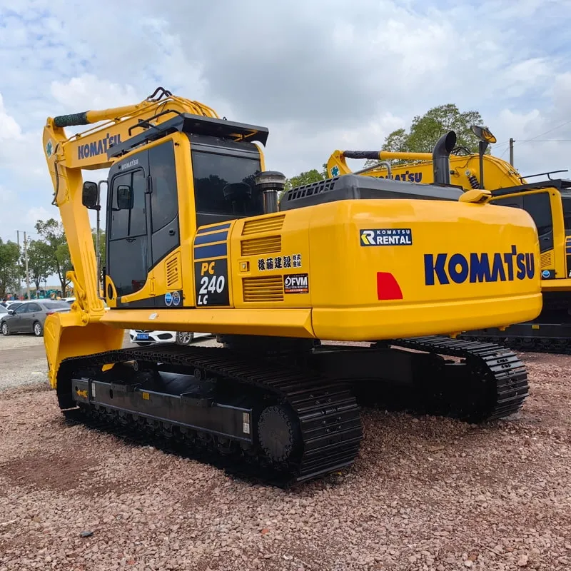 Used 小松240-8 excavator