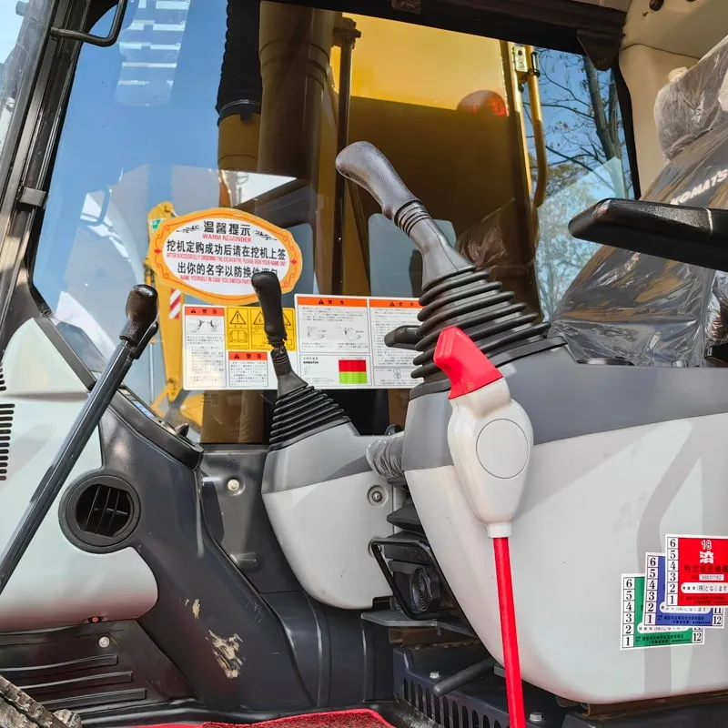 二手小松240-8挖掘机