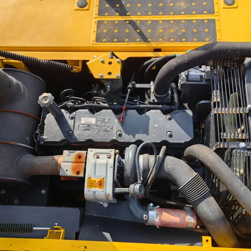 二手小松240-8挖掘机