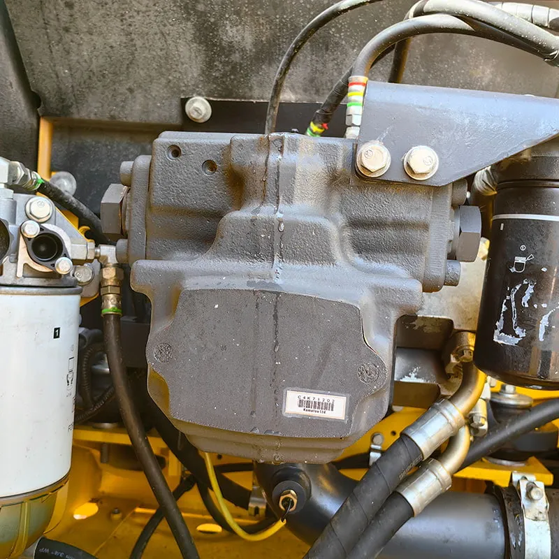 二手小松240-8挖掘机