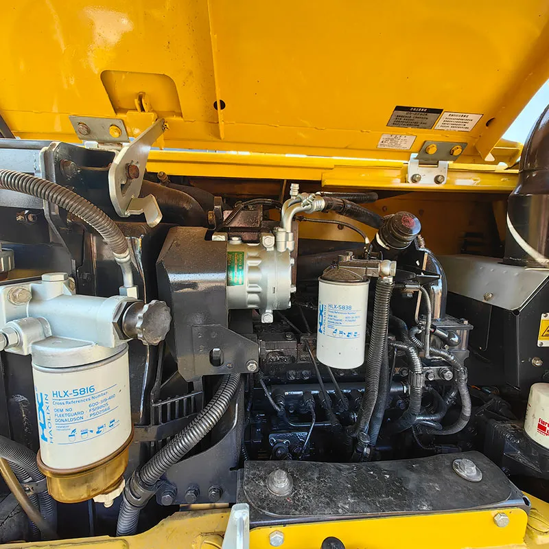 二手小松70-8挖掘机