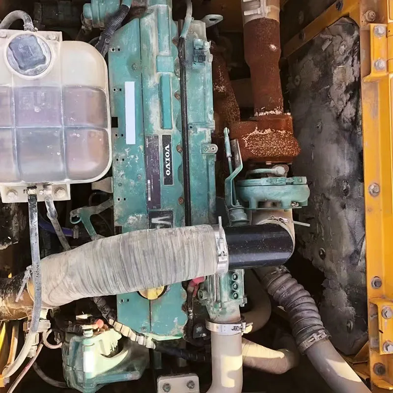 二手沃尔沃250挖掘机