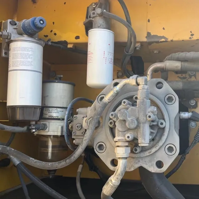 二手沃尔沃300挖掘机